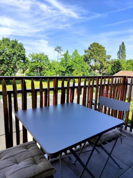 Location De Vacances A Andernos - Appartement 2 Chambres Dans Residence Neuve Zewnętrze zdjęcie